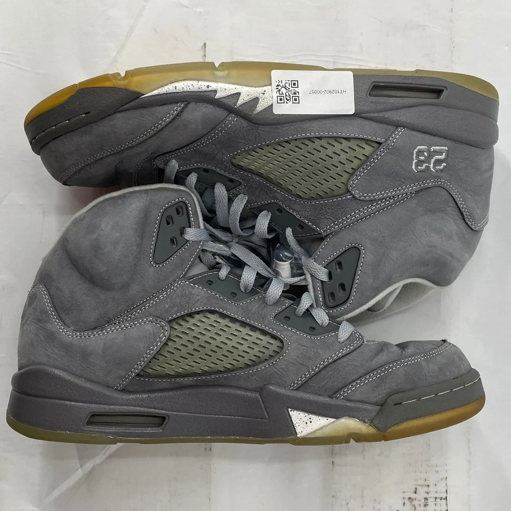 Jordan Sneakers Retro 5 Wolf Grey Size 11 Grey Good